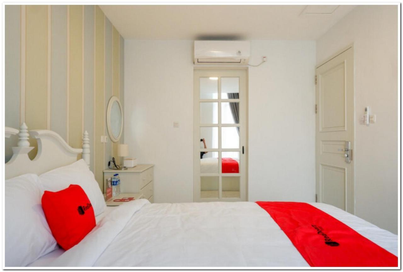 Reddoorz Plus @ Madukoro Raya Semarang Exterior foto