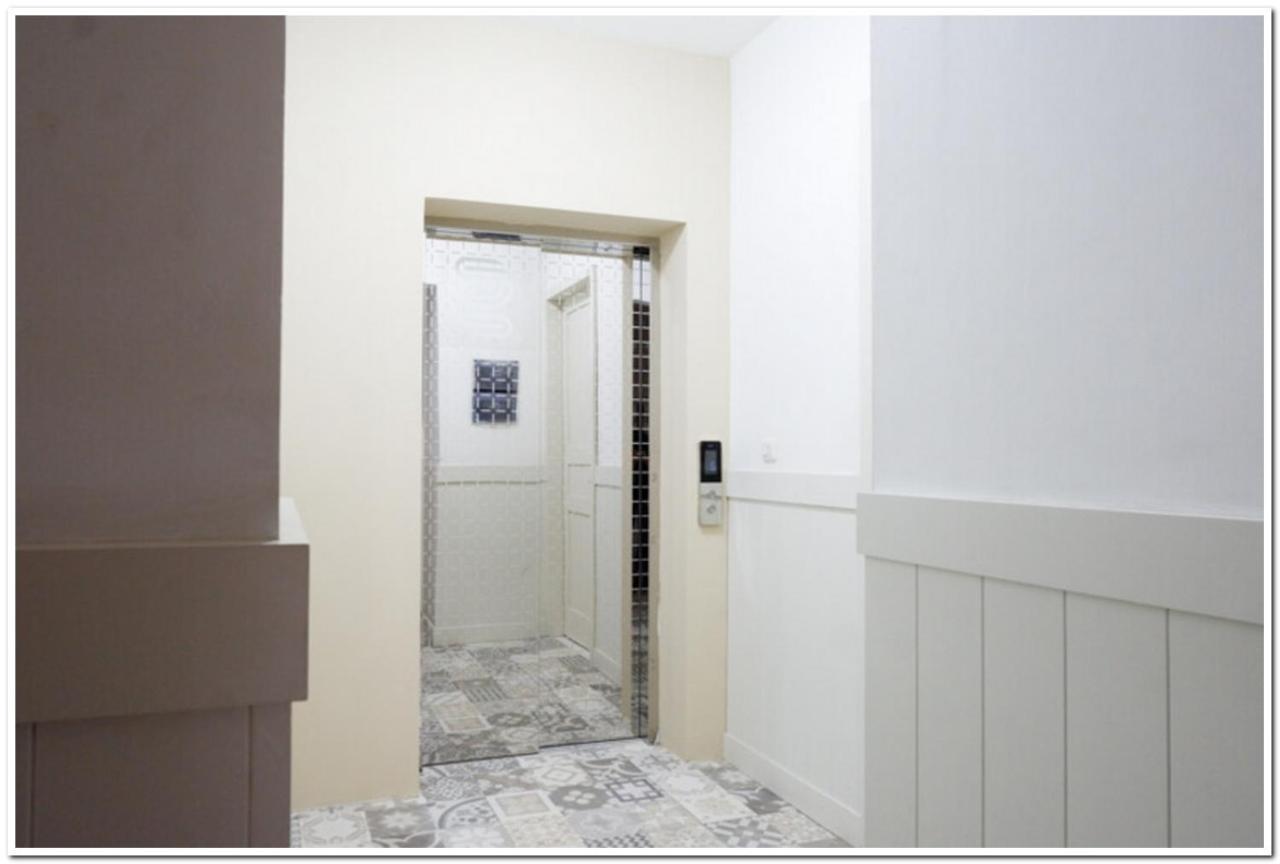Reddoorz Plus @ Madukoro Raya Semarang Exterior foto